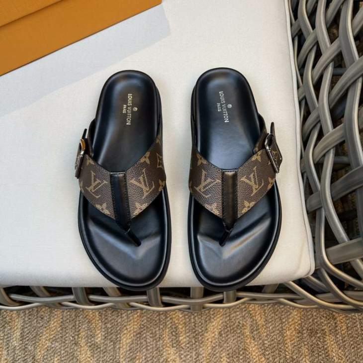 Picture of Louis Vuitton Slippers _SKULVsz38-45mnf03141418